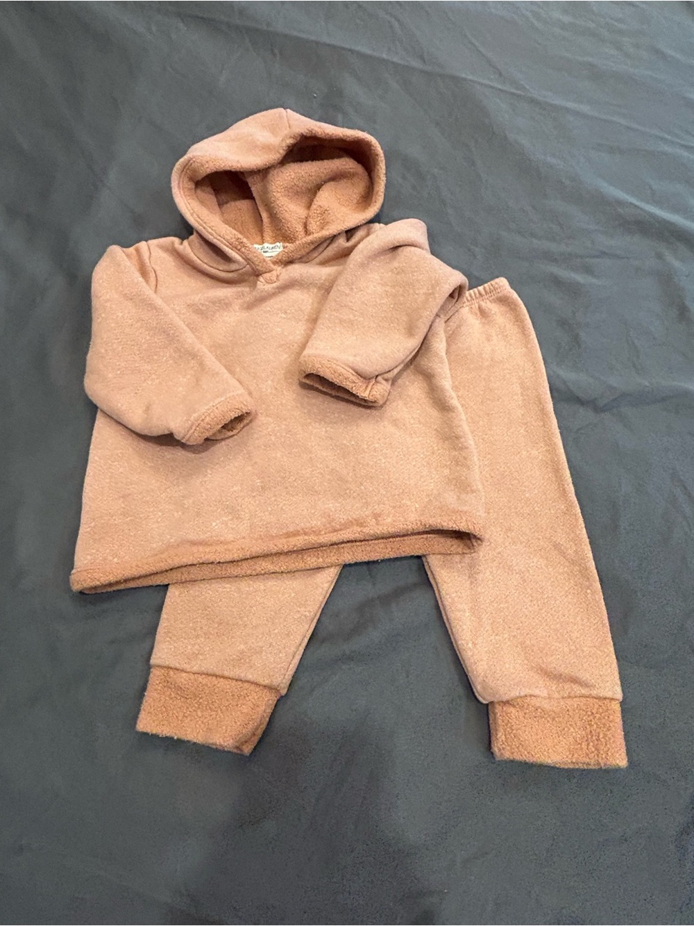 PAIGELAUREN baby. Cozy Hooded Two-Piece Set in Blush Pink size 18-24 mos